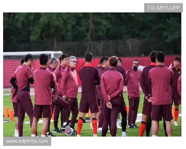 赛后分析：北京足球队与重庆足球队的战术对决与技术细节探讨